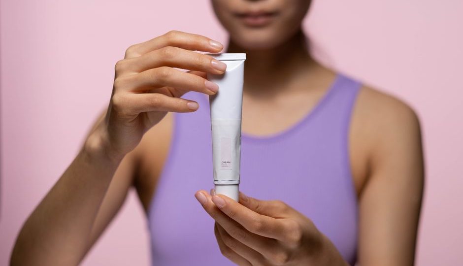 Skincare Products For Dry Sensitive Skin 2026: 7 Holy Grail Skincare Products for Dry, Sensitive Skin (2026)
